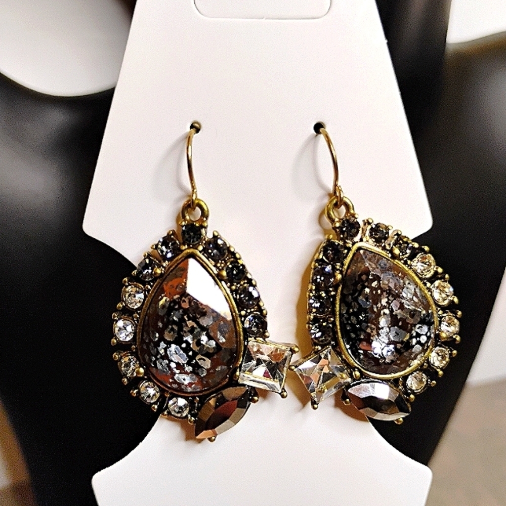 7 Charming Sisters "Take a Moment" Gold Plated Crystal Earrings‎